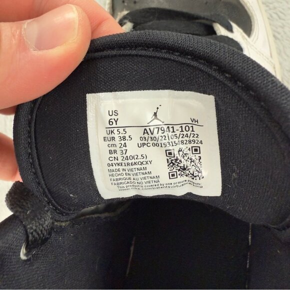 Nike Air Jordan Access GS Black/White Size 6Y/7.5 US Women's/5.5 UK/38.5 EU - Picture 3 of 16